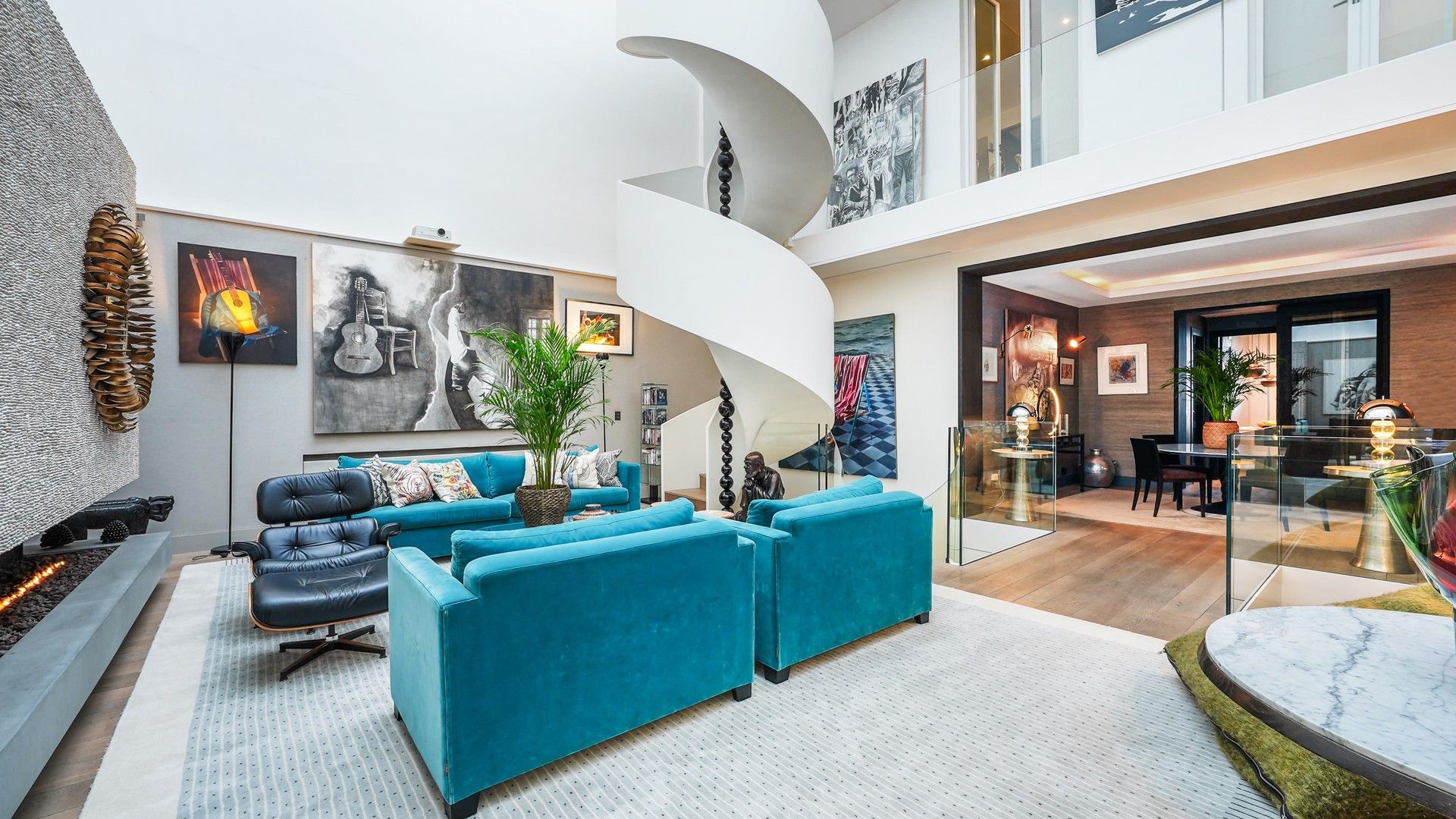 mansion (hôtel particulier) 9 Rooms for sale on Paris (75007)